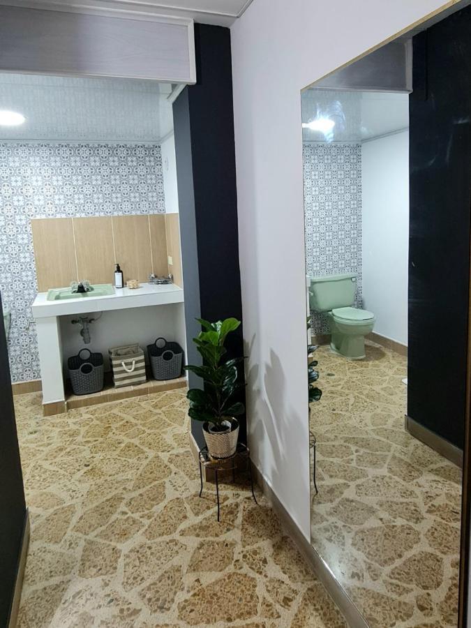 Habitacion Privada En El Poblado. Lo Mejor De Muy Cerca Homestay *